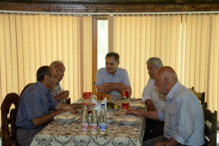 Nəsimi rayonu ahılları, müharibə və əmək veteranları Pirşağı qəsəbəsində istirahət etdilər - FOTOLAR 