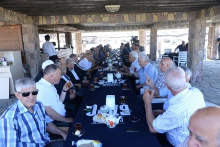 Nəsimi rayonu ahılları, müharibə və əmək veteranları Pirşağı qəsəbəsində istirahət etdilər - FOTOLAR 