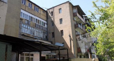 Hərbçi ailələr yataqxanadan çıxarılır: kompensasiya verilmir…