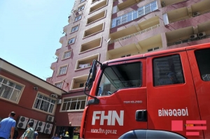 В торговом центре в Баку произошел пожар