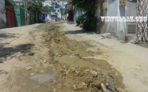 Bakının mərkəzində bir küçənin sakinləri 10 gündür susuz qalıb Bakının mərkəzində bir küçənin sakinləri 10 gündür susuz qalıb