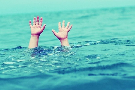 Xəzərdə 3 nəfər batıb