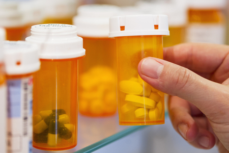 Sabiq nazirin qohumuna hökm oxundu - güclü təsiredici dərman satırdı