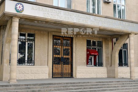 Bakıda məcburi köçkünlərin həyat dramı - Yatdığı yerdə evin tavanı çökdü Bakıda məcburi köçkünlərin həyat dramı - Yatdığı yerdə evin tavanı çökdü