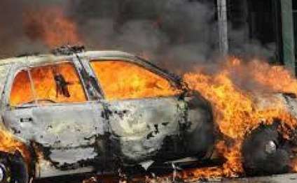 Kürdəmirdə “Mercedes” aşaraq yanıb