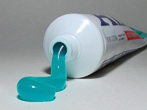 Diş pastasında təhlükəli komponent - Şəkərli diabet əmələ gətirir…