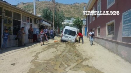 Bakının mərkəzində bir küçənin sakinləri 10 gündür susuz qalıb