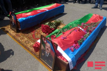 Gəncədə iğtişaşların qarşısını alarkən şəhid olan polislər dəfn olunub - YENİLƏNİB (VİDEO)