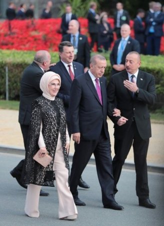 Prezident İlham Əliyev NATO ölkələri başçıları üçün təşkil olunan qəbulda iştirak edib - FOTO