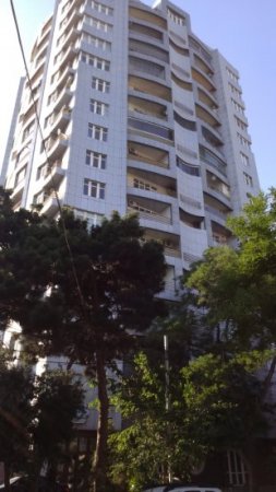 Mübariz Mənsimovun qardaşı Mais Mənsimov qaçqın və məcburi köçkün ailəsinin pulunu qaytarmaq istəmir.