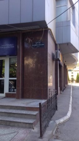 Mübariz Mənsimovun qardaşı Mais Mənsimov qaçqın və məcburi köçkün ailəsinin pulunu qaytarmaq istəmir.