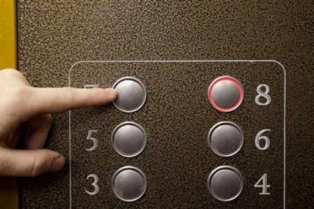 Ya baxımsızdı, ya da ümumiyyətlə işləmir - Bu liftlərə kim nəzarət etməlidir? - VİDEO