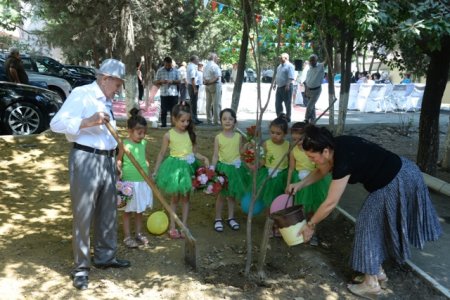 Nəsimi rayonunda növbəti “Abad həyət” sakinlərin istifadəsinə verildi