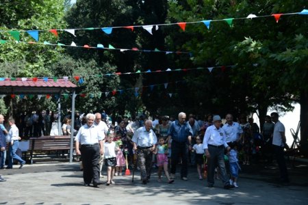 Nəsimi rayonunda növbəti “Abad həyət” sakinlərin istifadəsinə verildi