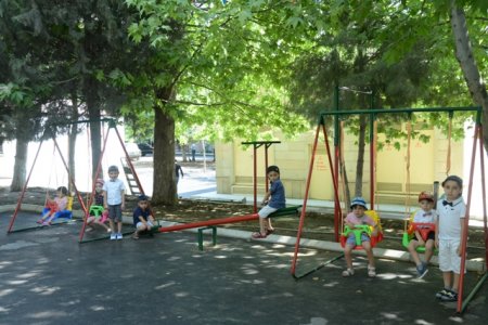 Nəsimi rayonunda növbəti “Abad həyət” sakinlərin istifadəsinə verildi