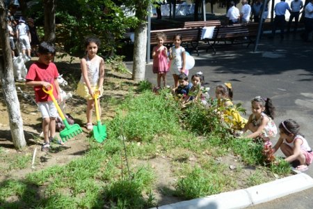 Nəsimi rayonunda növbəti “Abad həyət” sakinlərin istifadəsinə verildi