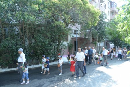 Nəsimi rayonunda növbəti “Abad həyət” sakinlərin istifadəsinə verildi