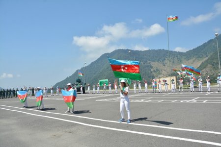 Nəsimi rayon məktəblilərinin Qəbələ rayonundakı “Gənc sərhədçi” yay düşərgəsində istirahətləri başa çatmışdır - FOTOLAR 