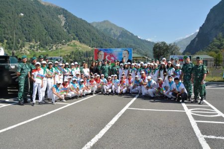 Nəsimi rayon məktəblilərinin Qəbələ rayonundakı “Gənc sərhədçi” yay düşərgəsində istirahətləri başa çatmışdır - FOTOLAR 