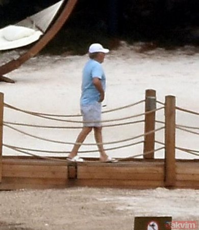 Nazarbayev Bodrumda cangüdənləri ilə dənizə girdi (FOTO)