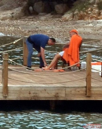 Nazarbayev Bodrumda cangüdənləri ilə dənizə girdi (FOTO)