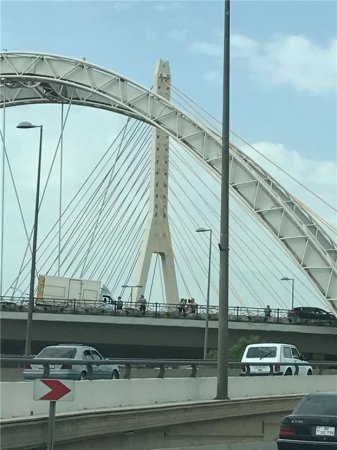 Baş nazir Novruz Məmmədov intihar etmək istəyən kişini fikrindən daşındırıb - Eksklüziv (FOTO)