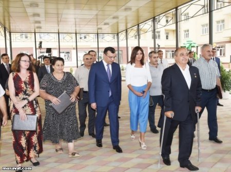 Prezident əhaliyə pulsuz paylanılan maşınları şəxsən yoxladı - VİDEO