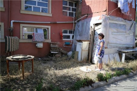 22 illdir zirzəmidə yaşayan məcburi köçkün olan jurnalistə ev verildi – FOTOLAR
