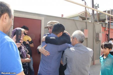 Mehman Hüseynov anasının hüzr məclisindədir - FOTOLAR 