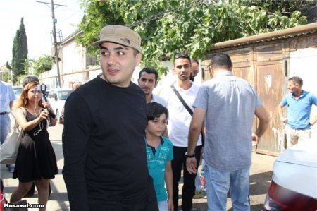 Mehman Hüseynov anasının hüzr məclisindədir - FOTOLAR 