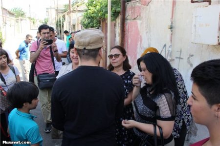 Mehman Hüseynov anasının hüzr məclisindədir - FOTOLAR 