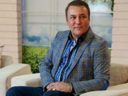 Cavanşir Məmmədov efirdə qısaqol kostyumu ilə lovğalandı - FOTO/VİDEO