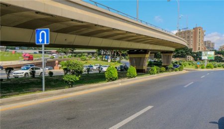 Sürücülərin diqqətinə: Bakıda daha bir yolda geridönmə - Foto