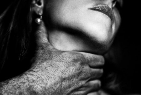 Bakıda qadın ərə getmək istəmədiyi kişi tərəfindən öldürüldü