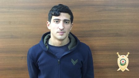 Bakıda marketin damını sökərək obyektdən seyf oğurlayan şəxslər saxlanılıb - FOTO