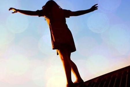 Məktəbli qızı intihara aparan səbəblər