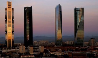 ​4 səfirliyin yerləşdiyi göydələn boşaldıldı - Bomba xəbərdarlığı