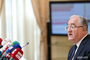 Рамиз Рзаев: Препятствовать деятельности журналистов на открытых судебных заседаниях неправильно  