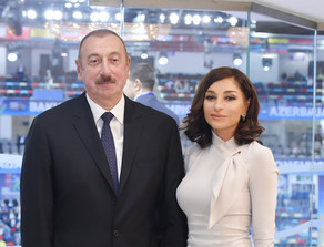 Prezident İlham Əliyev Qaraçuxurda yenidən qurulan Neftçilər parkında yaradılan şəraitlə tanış olub