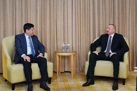 Prezident İlham Əliyev Pekində “CETC International” Korporasiyasının baş direktoru ilə görüşüb