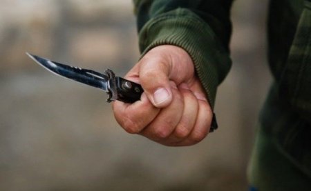 В Баку подросток c ножом ограбил маркет Oba