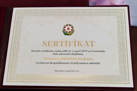Prezident və birinci xanım Azərbaycanın 10 milyonuncu sakininin valideynləri ilə görüşüblər - FOTOLAR - YENİLƏNİB  