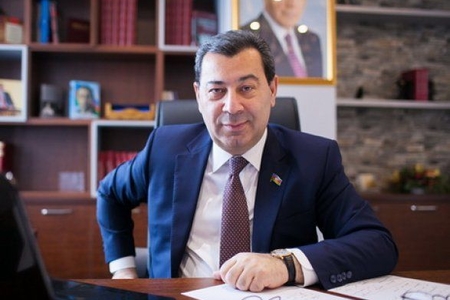 Səməd Seyidovun mühacirlərə uzanan “barışıq əli”ni sıxan olacaqmı...