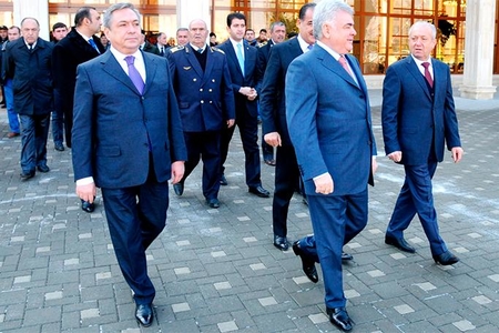 İki sabiq məmurun Atlantik okeanda “batan” sövdələşməsi - 86 milyonluq korrupsiya İki sabiq məmurun Atlantik okeanda “batan” sövdələşməsi - 86 milyonluq korrupsiya