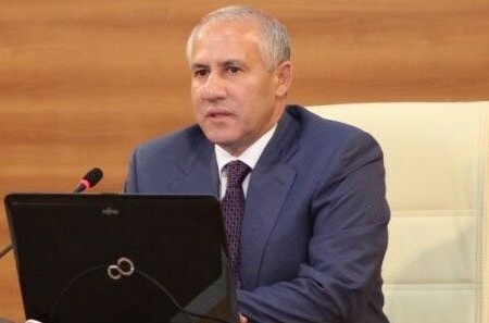 Keçmiş nazir Füzuli Ələkbərov ABŞ-ın brend traktorlarını satır