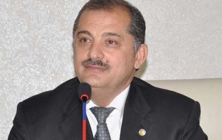 Vilyam Hacıyev də yerdəyişmə istəyir... - İDDİA Vilyam Hacıyev də yerdəyişmə istəyir... - İDDİA