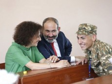 Paşinyanın arvadı oğlunun Qarabağı tərk etdiyini TƏSDİQLƏDİ