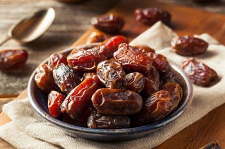 В Азербайджане резко подорожала хурма 