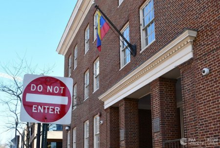 ABŞ polisi Venesuelanın Vaşinqtondakı səfirliyindən fəalları çıxara bilməyib - YENİLƏNİB