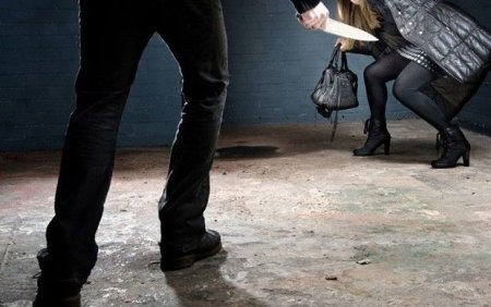 В Баку ранили женщину